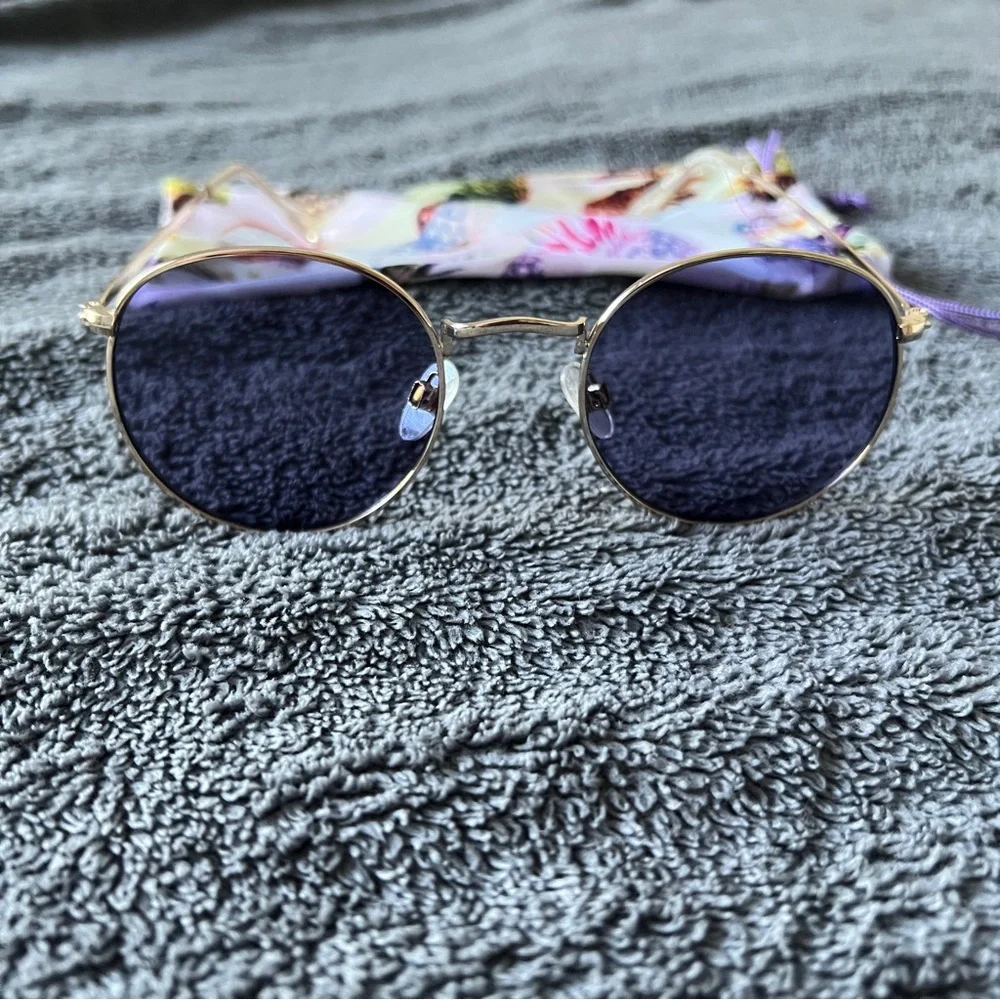 🔥Stylish Purple Lenses Gold Frame Sunglasses with Tropical Case
